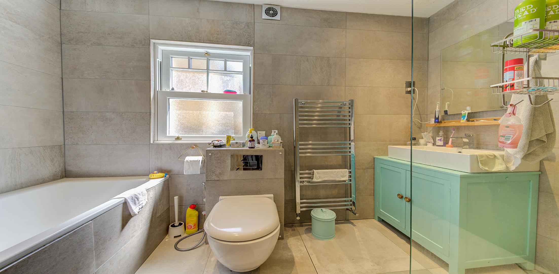 			4 Bedroom, 1 bath, 1 reception Terraced House			 Totteridge Lane, TOTTERIDGE & WHETSTONE